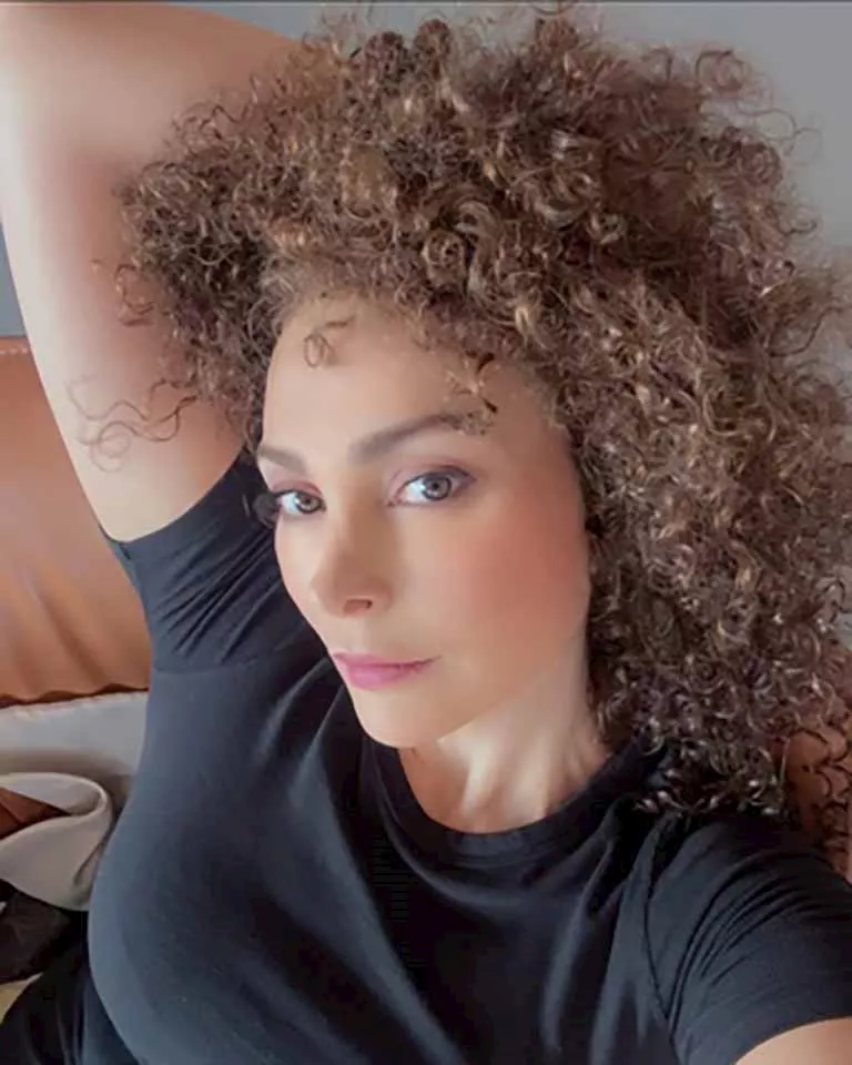 أمل حجازي بدون الحجاب