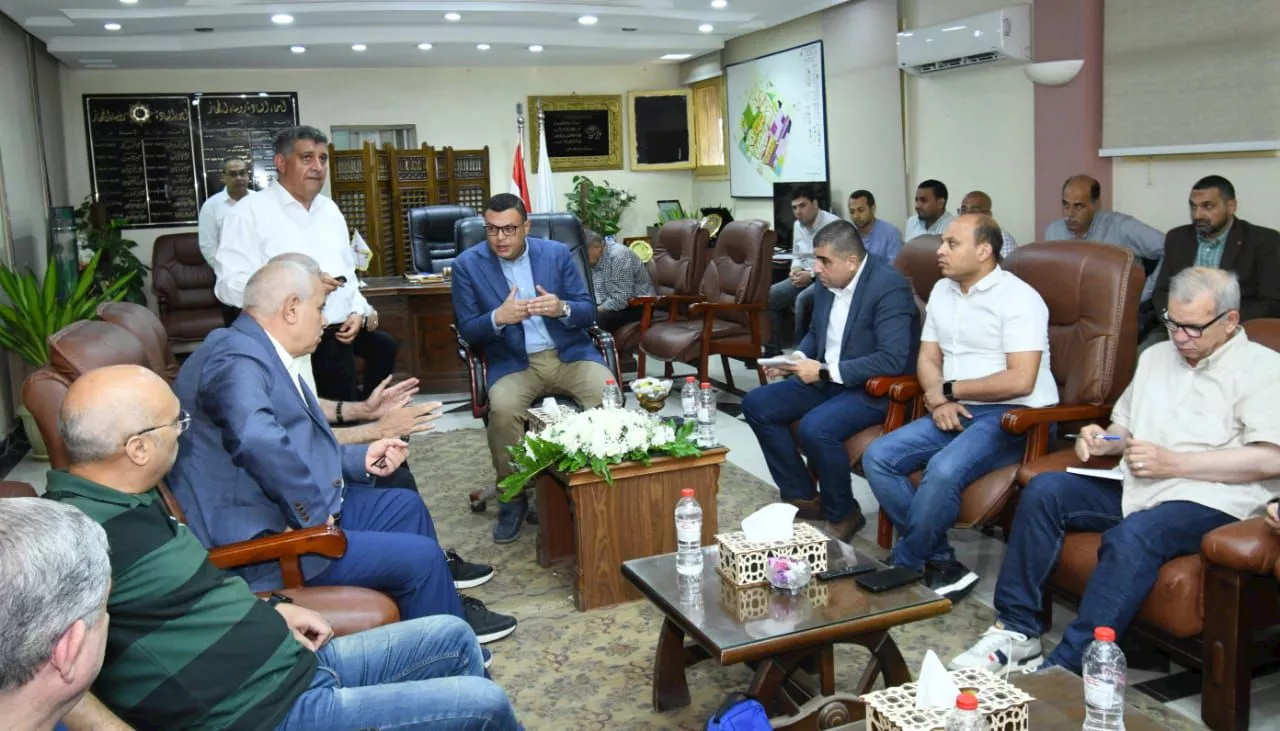 جانب من اجتماع وزير الاسكان المهندس شريف الشربيني (1)