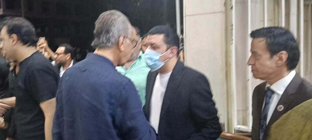 نجوم الأغنية الشعبية يقدمون العزاء في محمد عواد