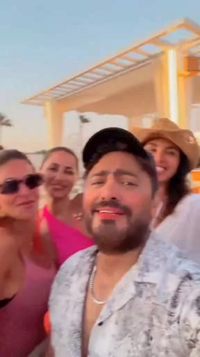 مي سليم ونسرين أمين ترقصان مع تامر حسني على أغاني ألبوم لينا معاد