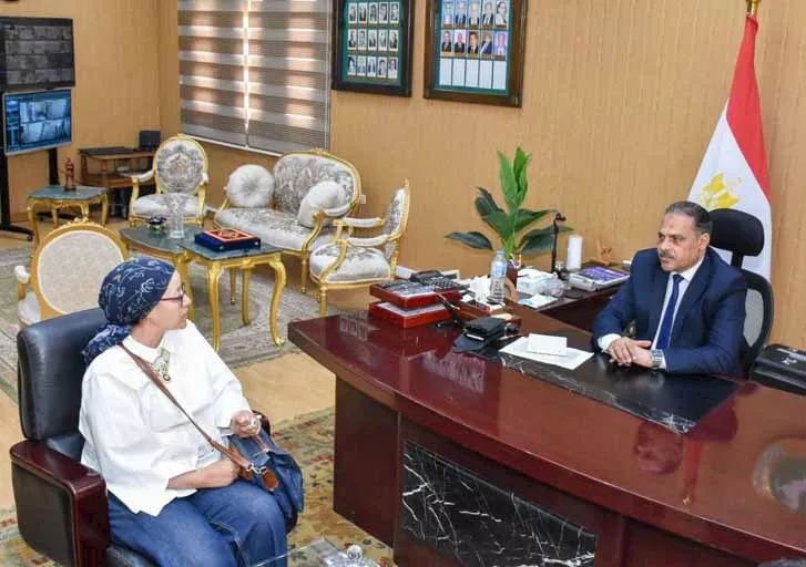 المحافظ خلال اللقاء (2)