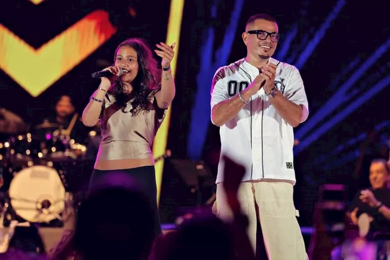 جنا عمرو دياب تغني خطفوني بحفل والدها بالساحل الشمالي_4