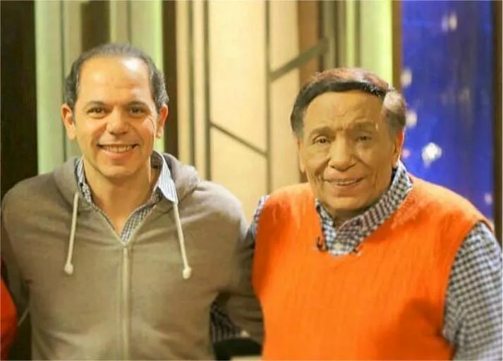 مقلدا الزعيم.. رامي إمام يعبر عن سعادته بزواج نجله_7