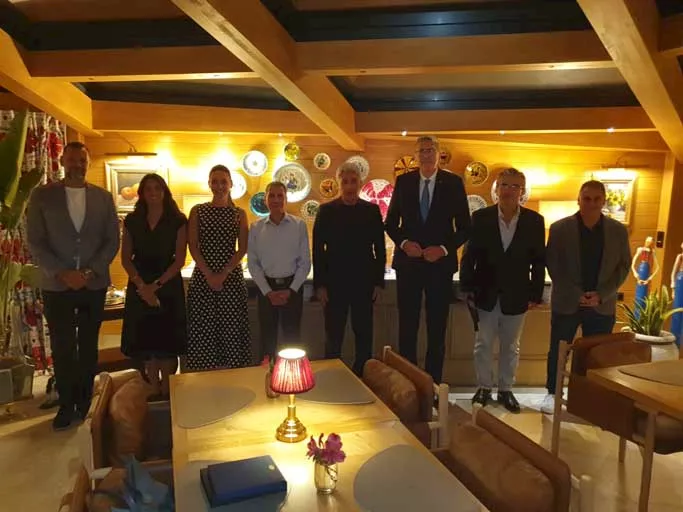 وزير السياحة يبحث مع عمدة سراييفو زيادة أعداد السائحين وتعزيز التعاون (2)