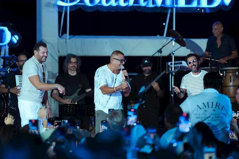 15 صورة من حفل عمرو دياب في الساحل الشمالي_1