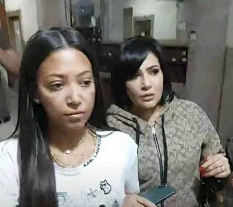 بدرية طلبة وابنتها