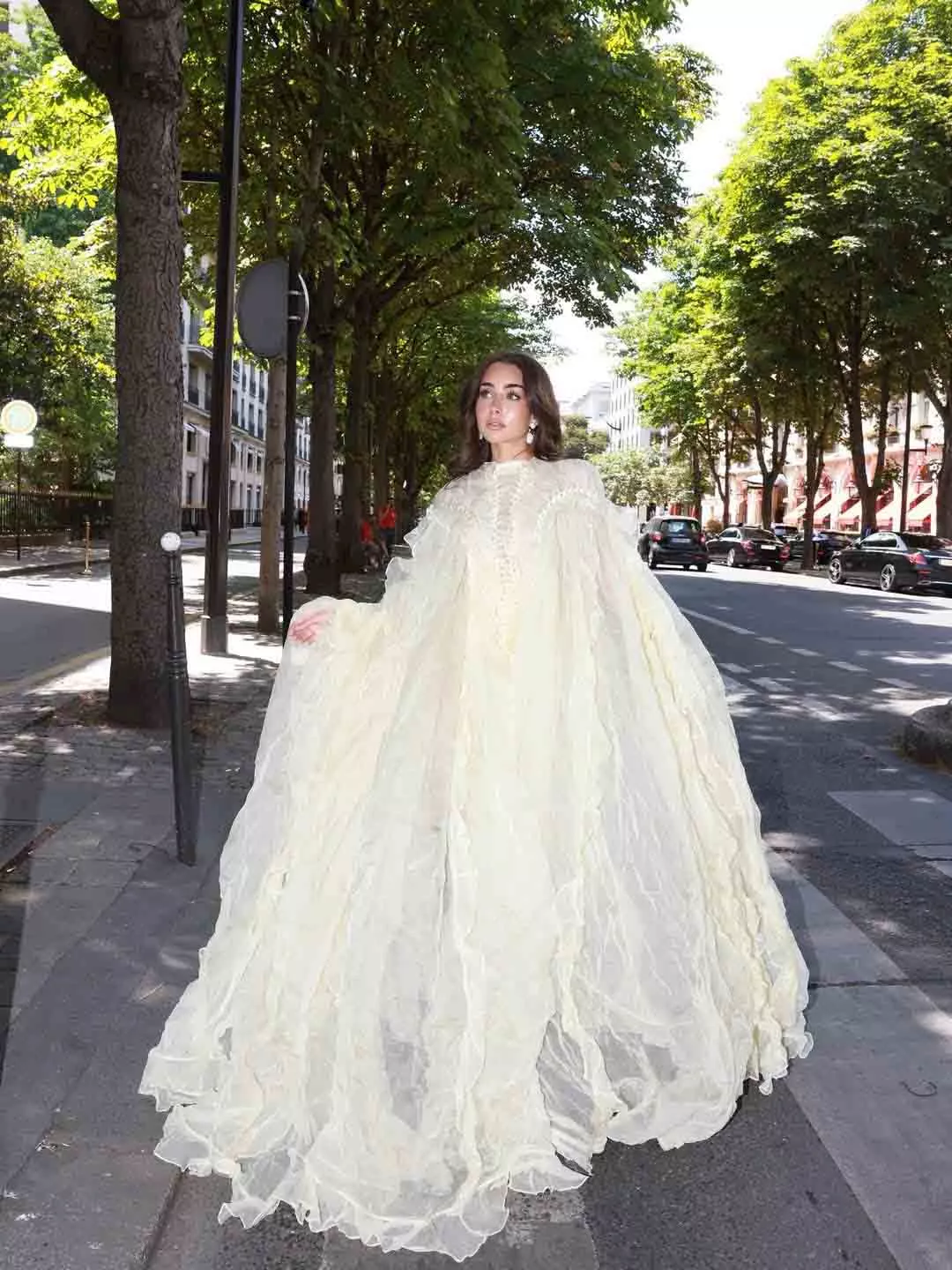 أحدث جلسة تصوير لـ هنا الزاهد في الشارع والجمهور يغازلها 1