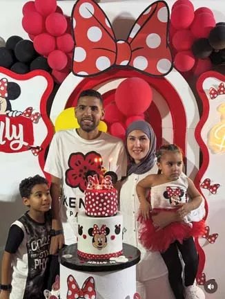 احتفال مؤمن زكريا وزوجته بعيد ميلاد نجلتهما