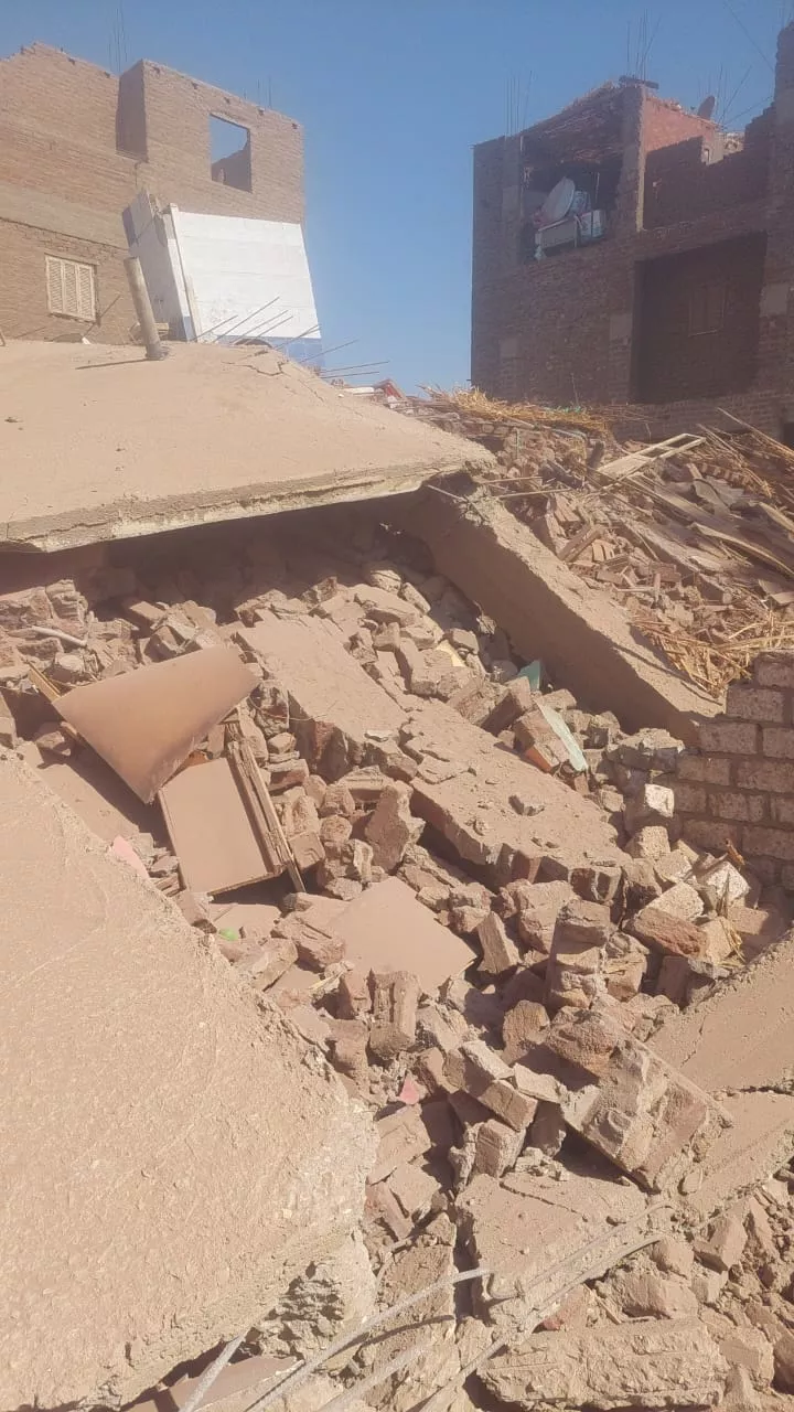 انهيار منزل