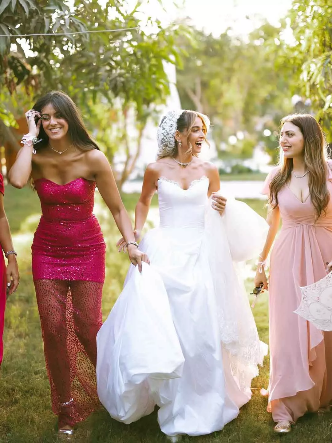 ميران عبدالوارث تخطف الأنظار في 15 صورة جديدة من زفاف هاجر السراج_10