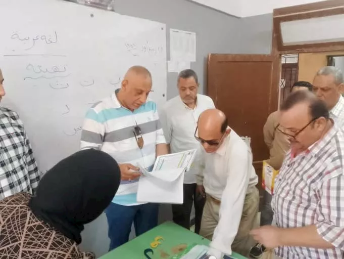 محمد فايز يتفقد مدارس الصف ويشيد بجهود تطوير البيئة التعليمية (2)