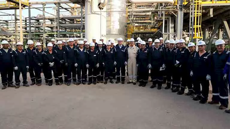 وزير البترول يتفقد مشروعات التطوير وزيادة الإنتاج بشركة العامرية للتكرير