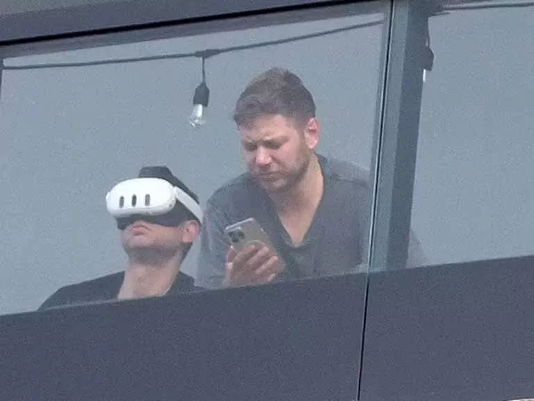 يائير-وصديقه_4