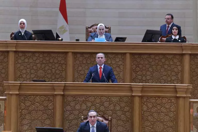 النواب الجدد يؤدون اليمين الدستورية في الجلسة الافتتاحية  (27)