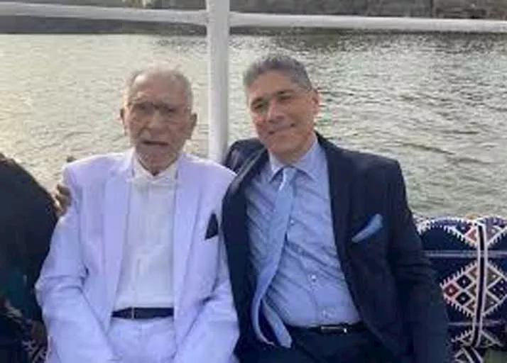 بعد الحجز على معاشه.. نجل الفنان عبدالرحمن أبو زهرة يهاجم مصلحة الضرائب_4