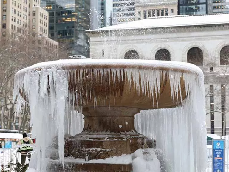 العاصفة القطبية تشل أمريكا