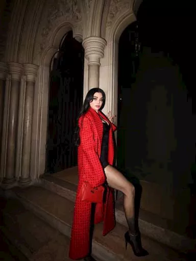 20 صورة لـ هيفاء وهبي خطفت بها الأنظار في أسبوع الموضة بباريس_1