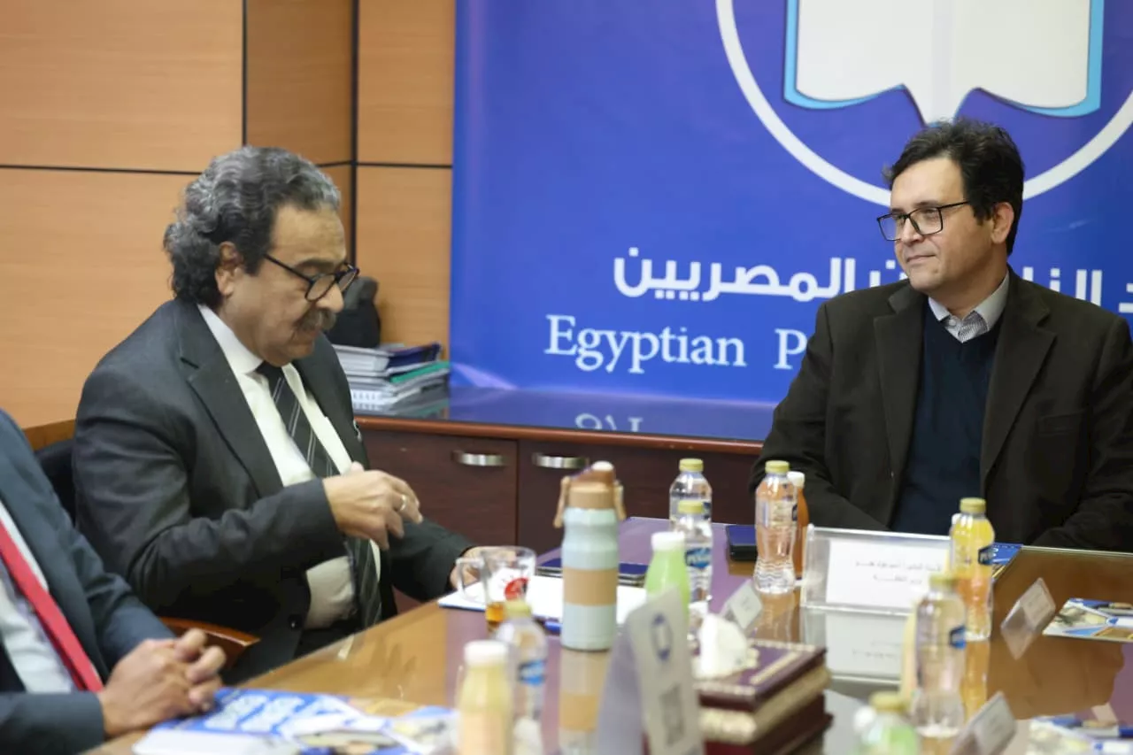 وزير الثقافة يزور اتحاد الناشرين لدعم صناعة النشر وإعادة مكتبة الأسرة (2)
