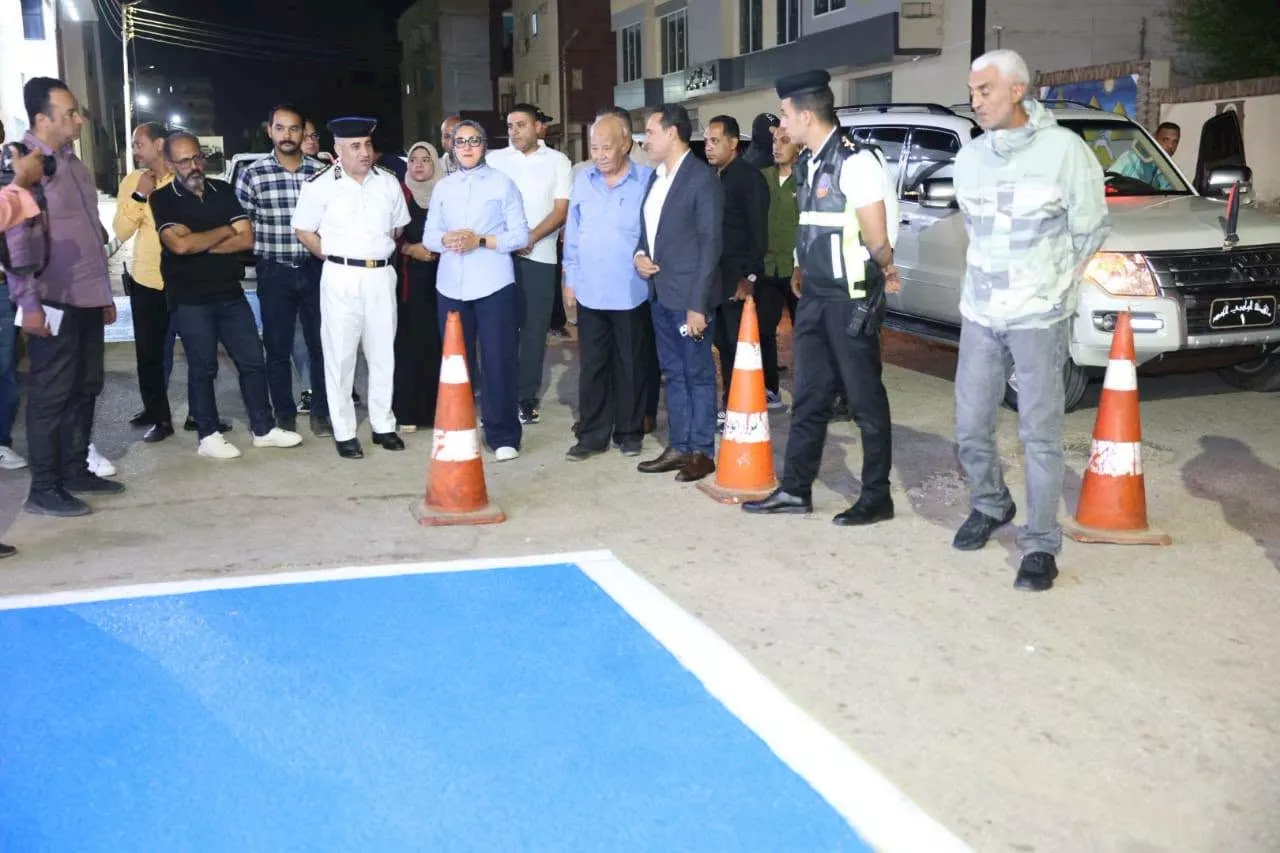 محافظ الوادي الجديد تتابع تنظيم الحركة المرورية بالخارجة