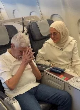حسن شحاتة يبكي اثناء حديثه عن العمرة