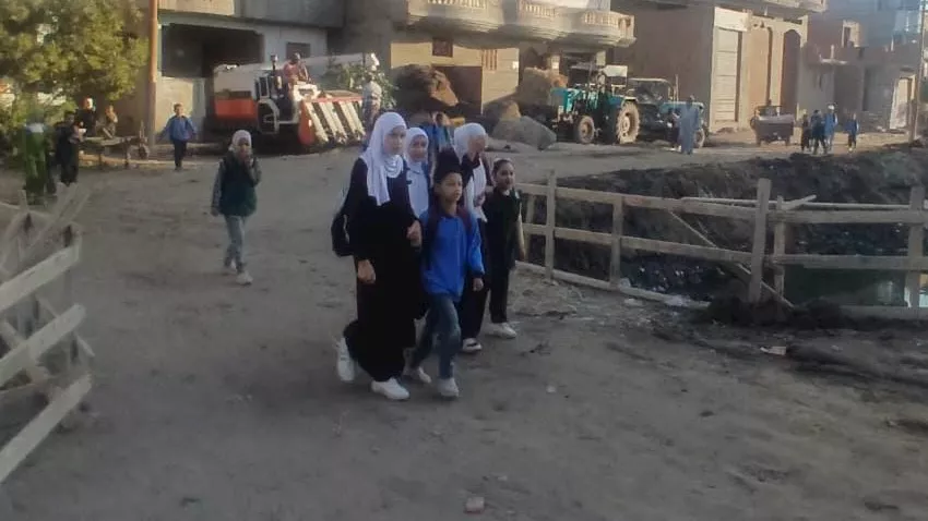 تأمين معابر طلاب المدارس بالبحيرة وإنشاء أسوار وتدعيم كباري