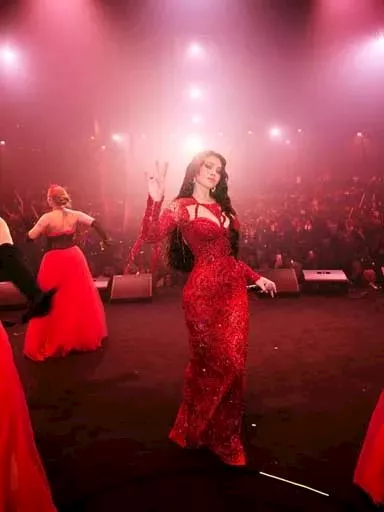 نجوم الفن يحتفلون بعيد الحب