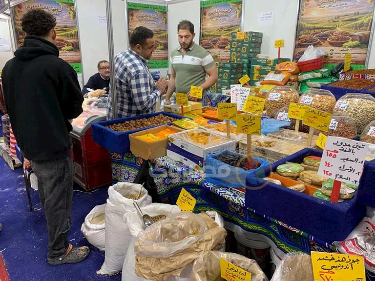 أسعار السلع الغذائية والياميش في معرض أهلا رمضان بفيصل (5)