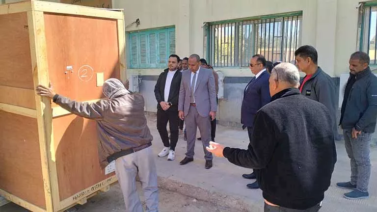 وصول جهاز أشعة لمستشفى الفرافرة المركزي