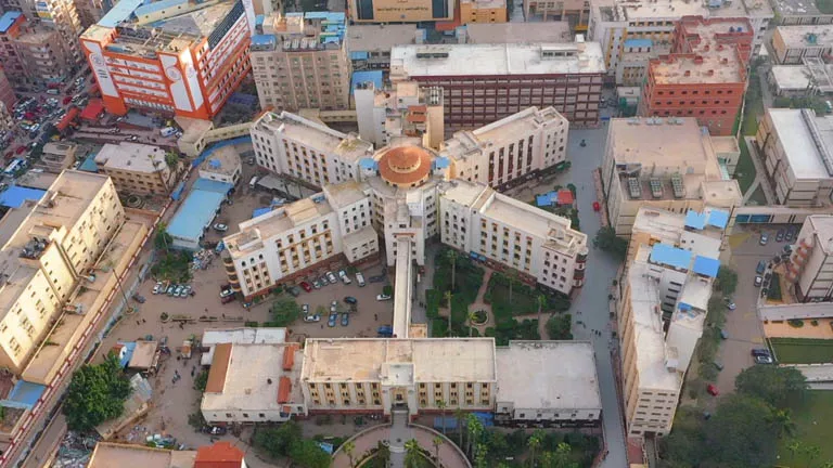 مستشفيات جامعة المنصورة