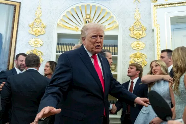 كواليس البيت الأبيض.. ترامب يُكلف مساعديه بوضع "كلمة النهاية" لحرب إيران 2 صورة 3