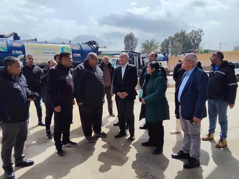 محافظ القاهرة يتابع رفع مياه الأمطار من الشوارع