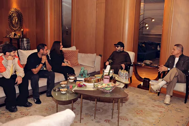 تركي أل الشيخ في زيارة أنغام و اسرتها