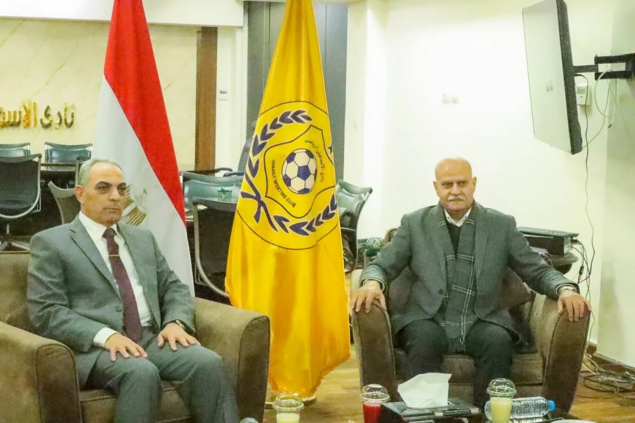محافظ الإسماعيلية يساند الإسماعيلي قبل مواجهة المصري في الدوري (1)