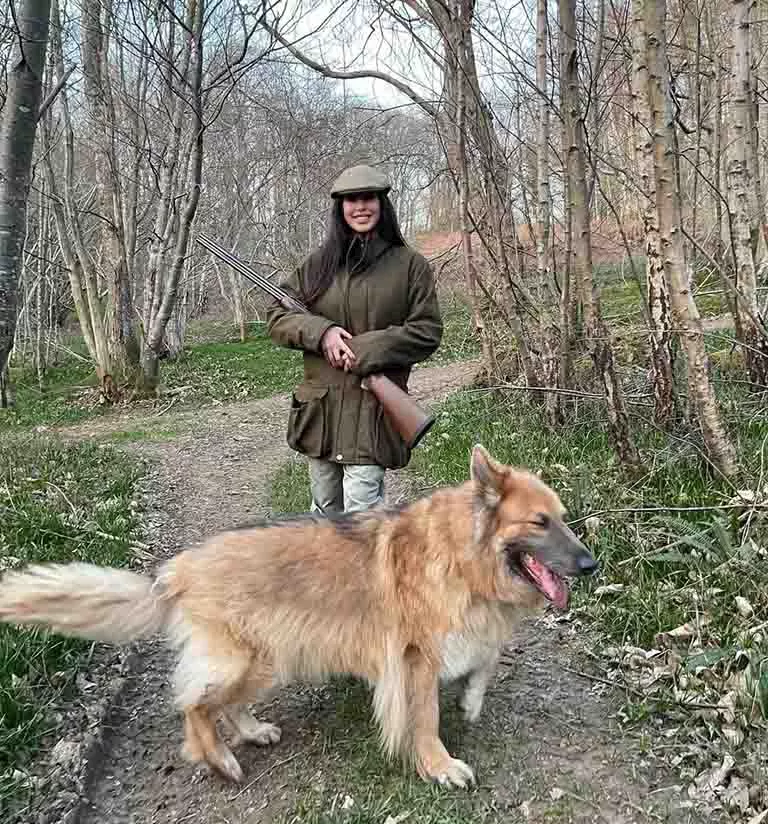 في رحلة صيد.. ياسمين صبري تثير الجدل بأحدث ظهور_3