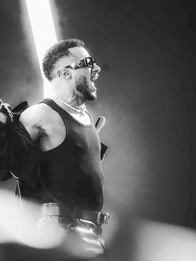 محمد رمضان يتألق في فيينا ويخطف الأنظار من حفله الغنائي