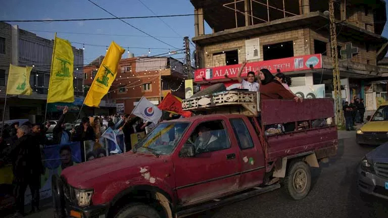 مشاهد عودة اللبنانيين إلى منازلهم في الجنوب رغم الدمار (9)