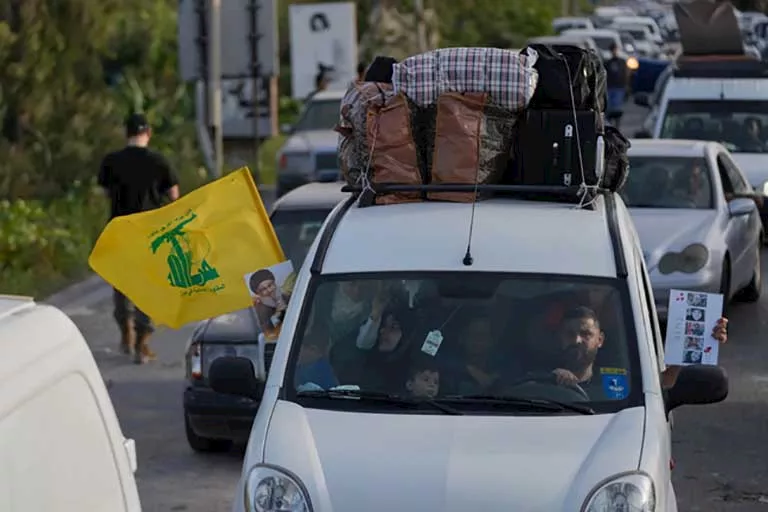 مشاهد عودة اللبنانيين إلى منازلهم في الجنوب رغم الدمار (6)