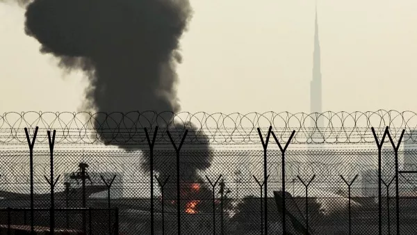 آثار غارة في إيران