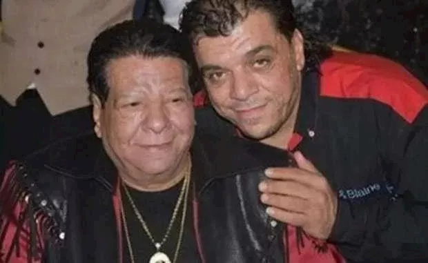 عصام مع والده شعبان عبد الرحيم_3