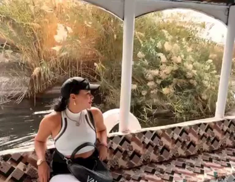 رانيا يوسف توثق كواليس رحلتها النيلية في أسوان (2)