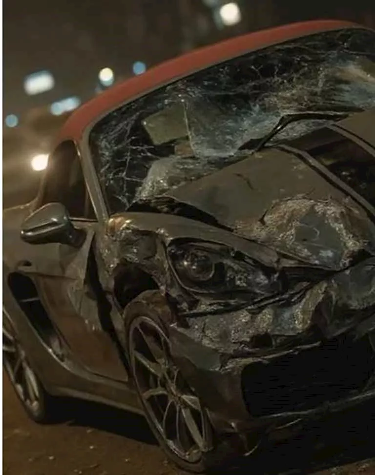 سيارة المذيعة منى العمدة بعد الحادث