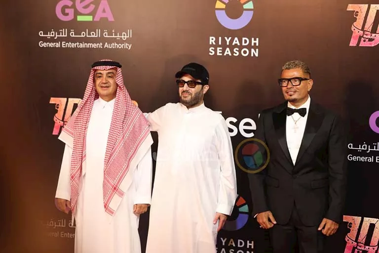 عمرو دياب مع تركي ال الشيخ في العرض الخاص لفيلم 7 Dogs (14)