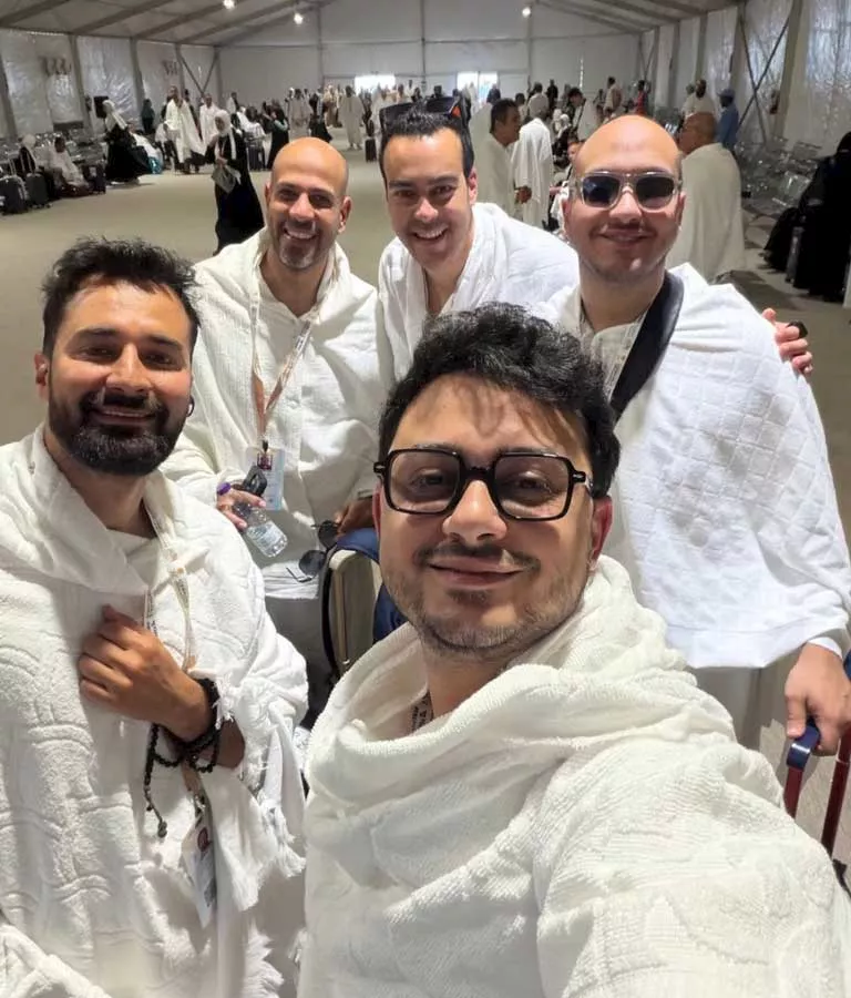 أحمد-حاتم-بملابس-الإحرام