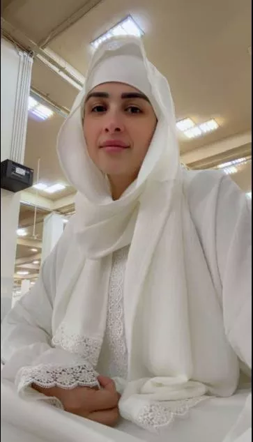 ياسمين عبد العزيز داخل الحرم المكي