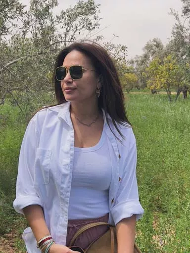 هند صبري وسط الطبيعة