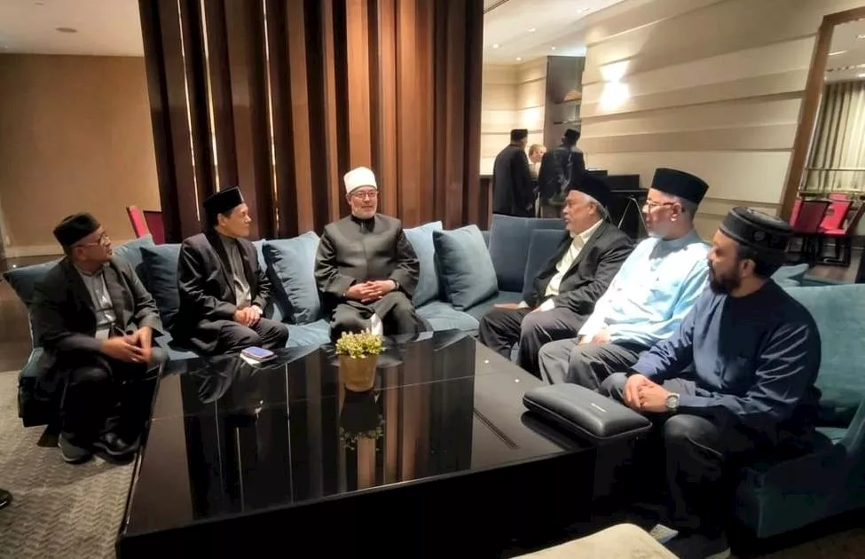 المفتي يلتقي أعضاء منظمة خريجي الأزهر بماليزيا