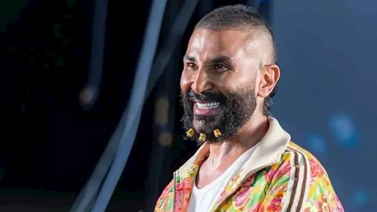 أحمد سعد عن تركيب توكة في ذقنه أنا معملتش حاجة حرام_1
