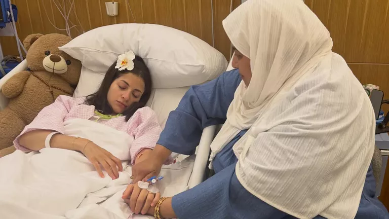 منى فاروق داخل المستشفى