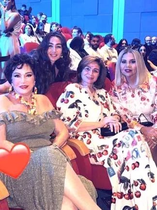 هنا الزاهد وإلهام شاهين.. نجوم الفن في العرض الخاص لمسرحية خيال مريض_6