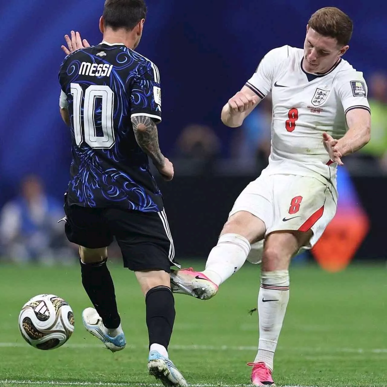 تدخل أندرسون لاعب إنجلترا على ميسي